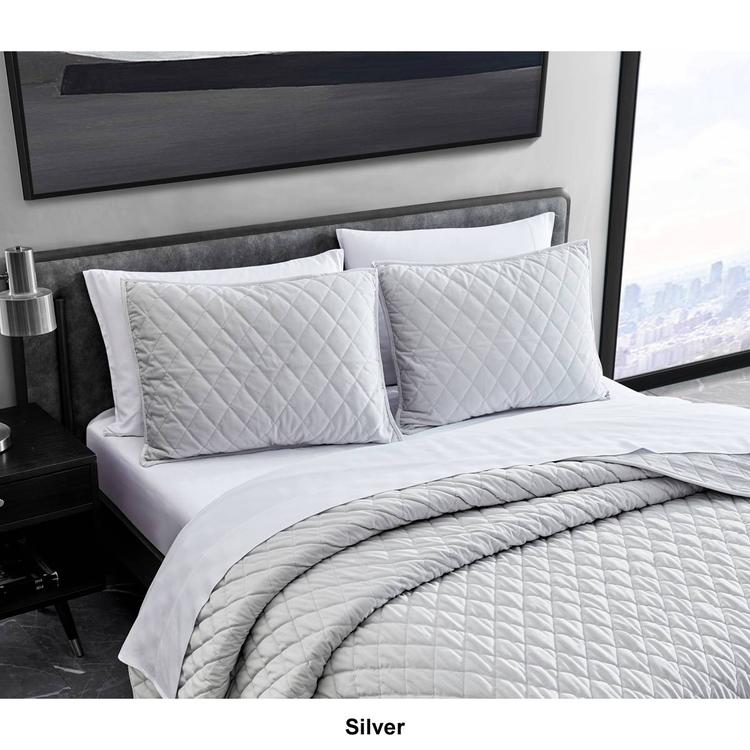 Vera Wang Diamond Velvet Quilt Set