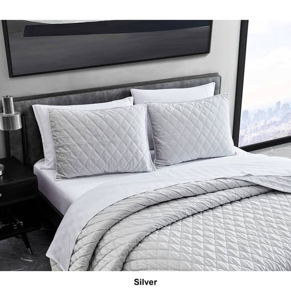 Vera Wang Diamond Velvet Quilt Set