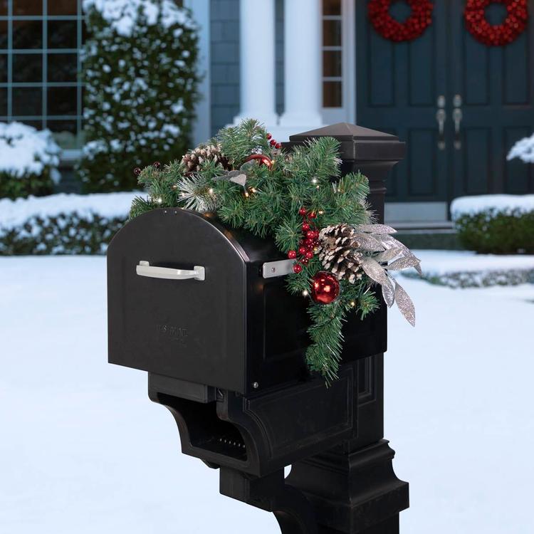 Northlight Seasonal 36in. Pre-Lit Decorated Pine Christmas Swag