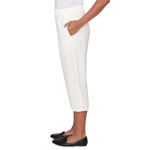 Petite Alfred Dunner Crowd Pleaser Embroidery Hem Capris