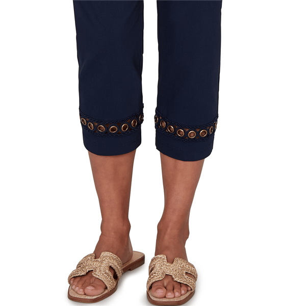 Womens Emaline Summer In The City Pull On Grommet Hem Capris