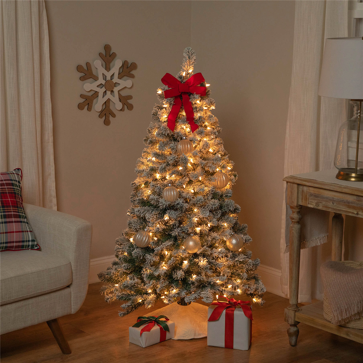 Northlight 4.5ft. Pre-Lit Flocked Winema Pine Christmas Tree