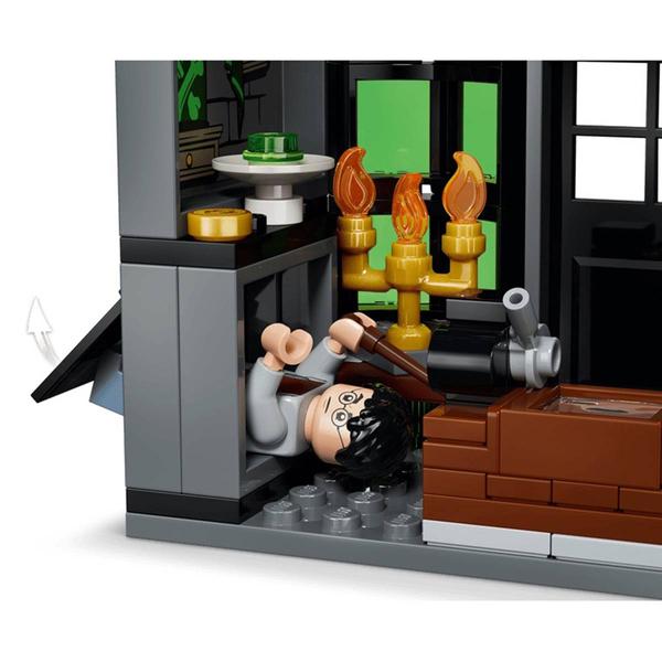 LEGO® Harry Potter™ Knockturn Alley™ Wizarding Shops Kit
