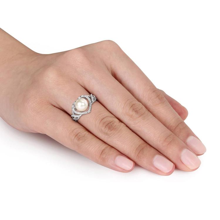 Gemstone Classics™ 1/10ct. Freshwater Cultured Pearl Ring