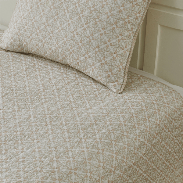 Patina Vie Maison Vintage Floral Benton Diamond Rose Quilt Set