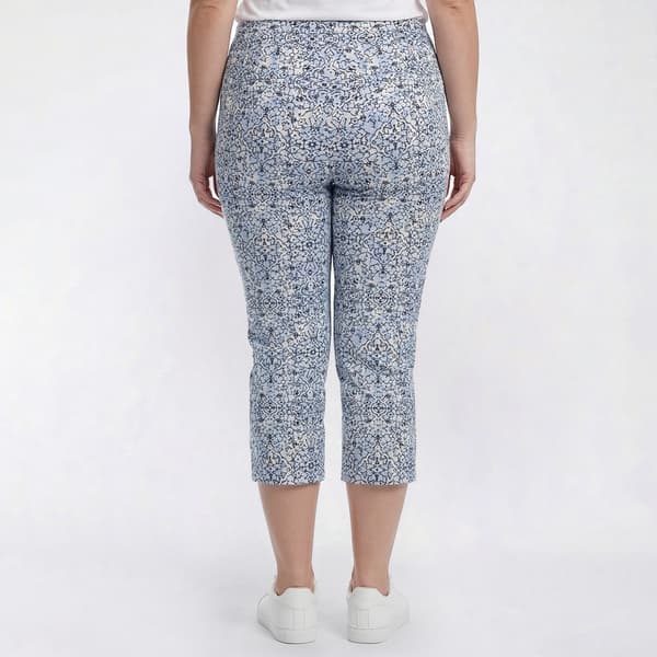 Plus Size Briggs Luxe Millennium Medallion Cat Eye Pocket Capris