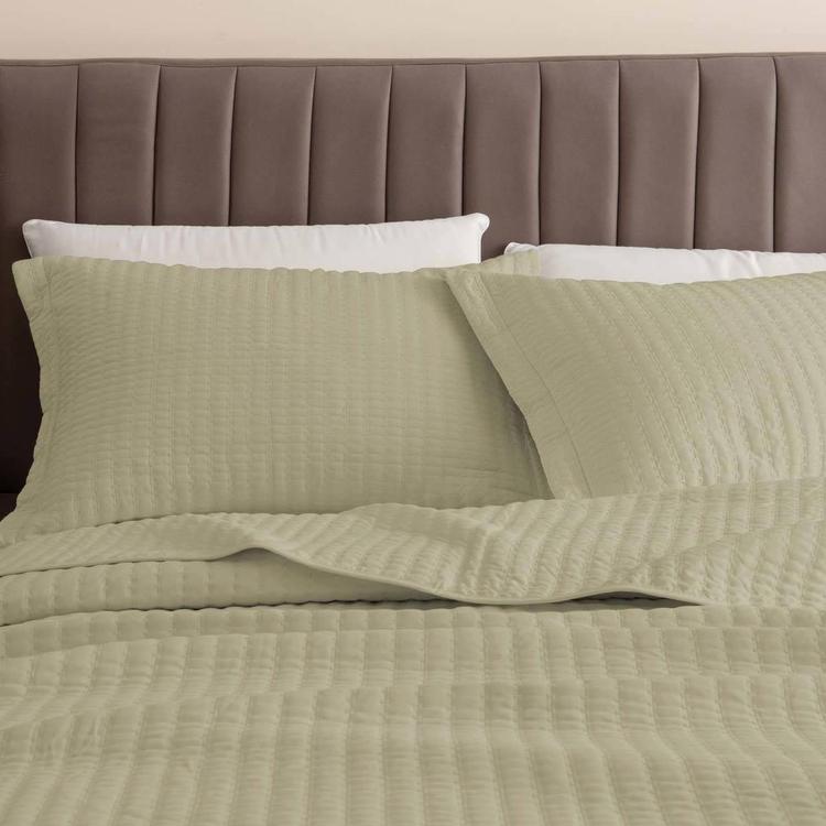 FreshFolds 3pc. Premium Solid Microfiber Quilt Set