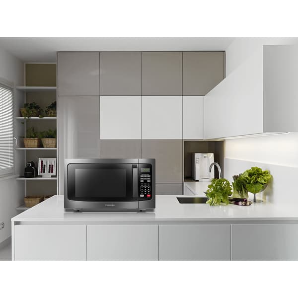 Toshiba 1.2 cu. ft. Smart Sensor Microwave Oven