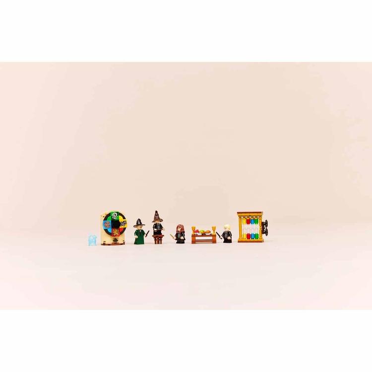 LEGO® Hogwarts™ Castle: Sorting Hat™ Ceremony Building Kit