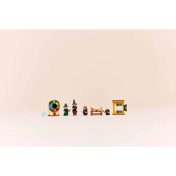 LEGO® Hogwarts™ Castle: Sorting Hat™ Ceremony Building Kit