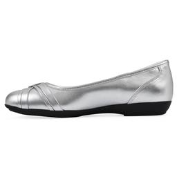 Womens Cliffs by White Mountain Calming Flats