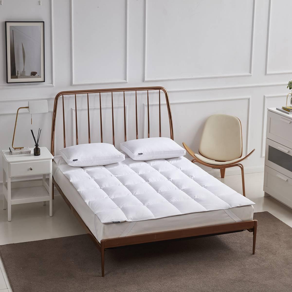 Beautyrest® 233TC Feather and Down Fiber Mattress Topper