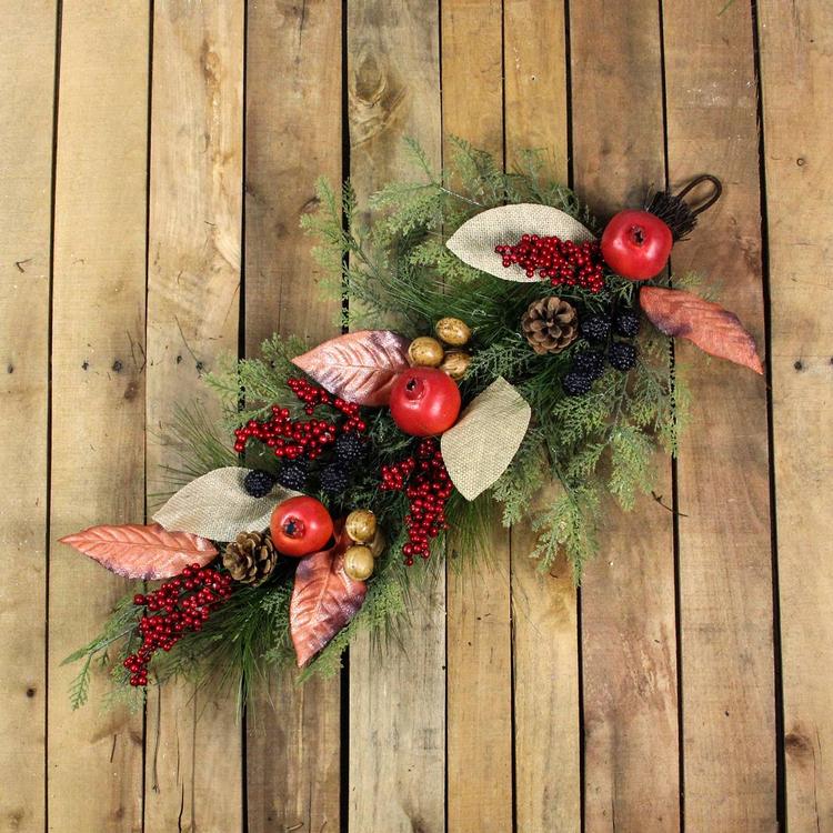 Northlight Seasonal 30in. Berry &amp; Pine Artificial Teardrop Swag