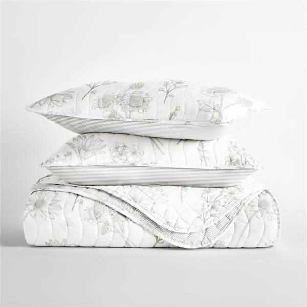 Soft Essentials Ultra Soft Blooming Daisy Reversible Quilt Set