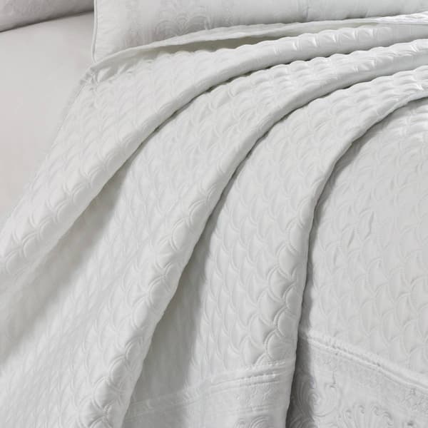 J. Queen New York Lyndon Quilt