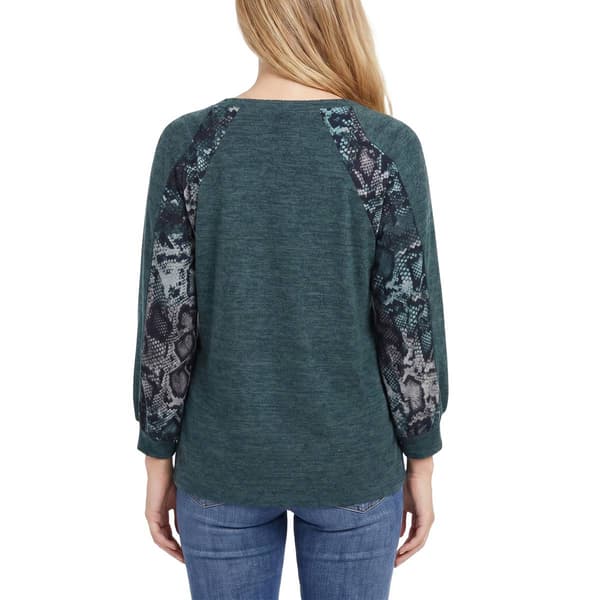 Womens NY Collection Long Sleeve V Neck Hacci Snakeskin Sweater