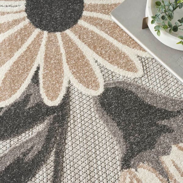 Nourison Aloha Daisy Contemporary Indoor/Outdoor Area Rug