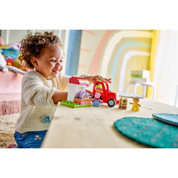 LEGO® DUPLO Peppa Pig Tractor & Market