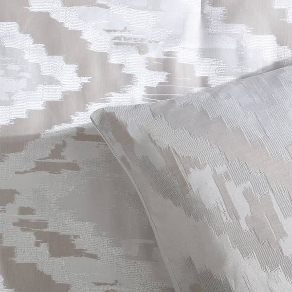 Tahari Home Lilliana 5pc. Light Grey Zigzag Comforter Set