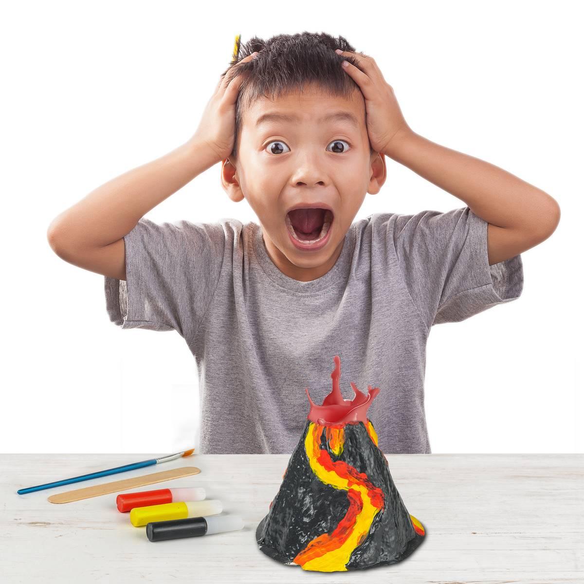 National Geographic™ Volcano Science Kit