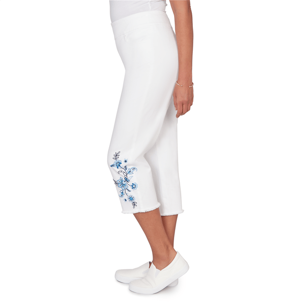 Petite Alfred Dunner Mykonos Floral Embroidery Fringe Hem Capris