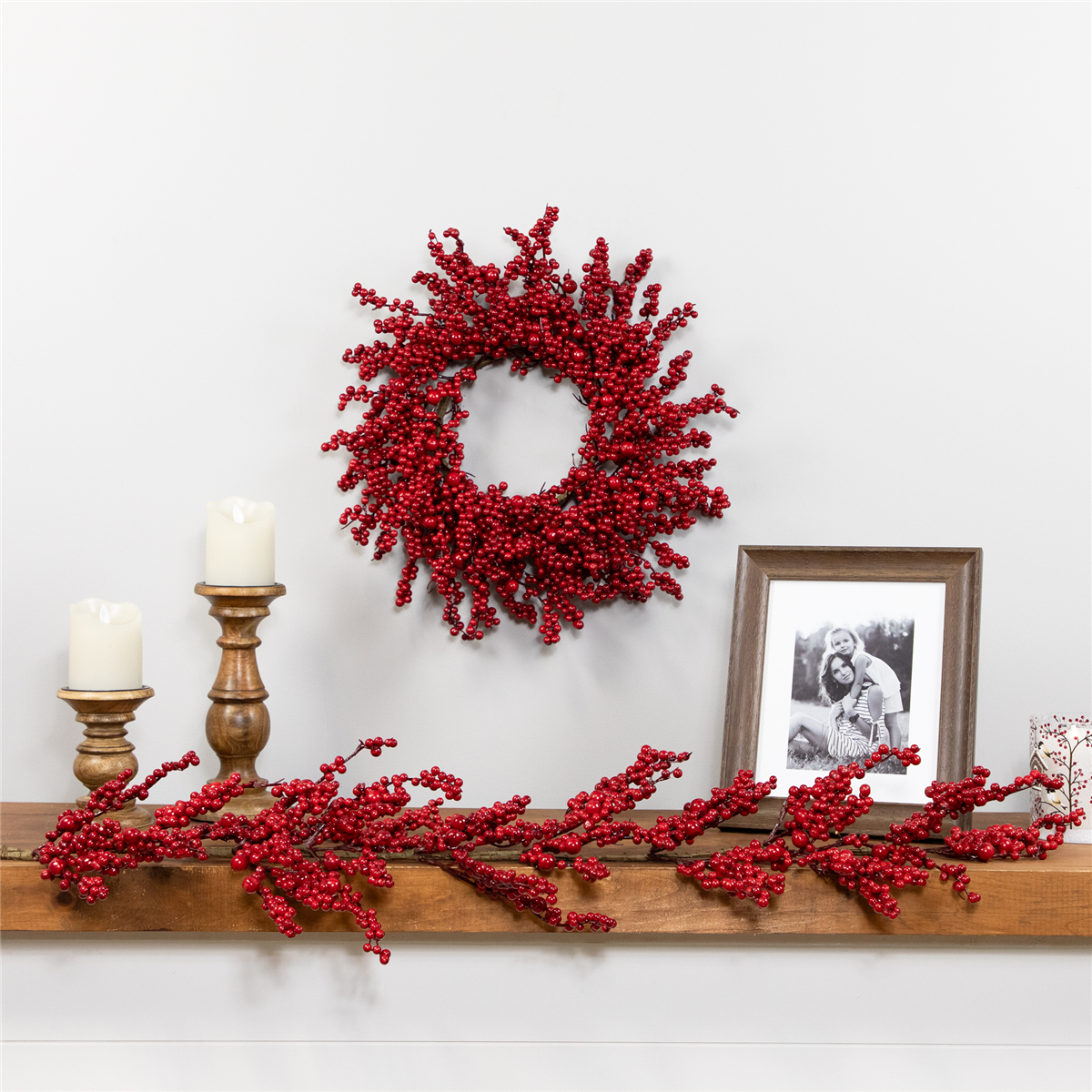 Northlight 45in. Red Artificial Berries Christmas Garland