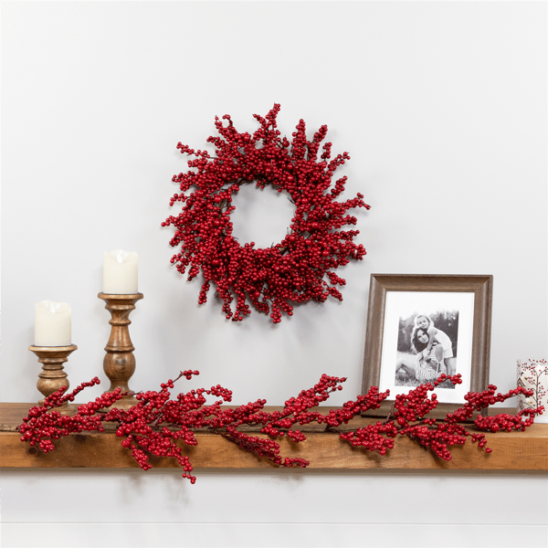 Northlight 45in. Red Artificial Berries Christmas Garland
