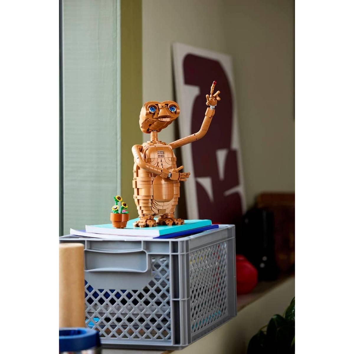 LEGO® Ideas E.T. the Extra-Terrestrial Building Kit