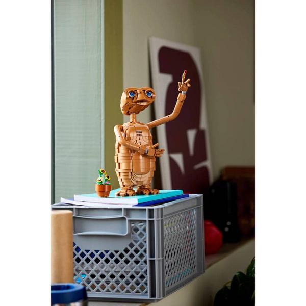 LEGO® Ideas E.T. the Extra-Terrestrial Building Kit