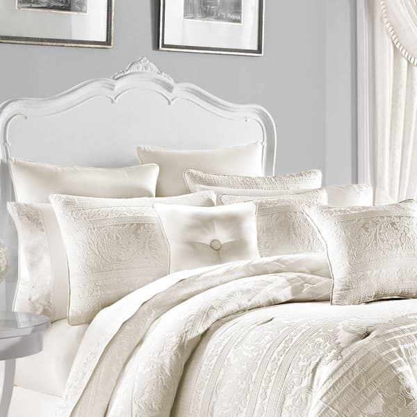 Five Queens Court Mackay 4pc. Comforter Set