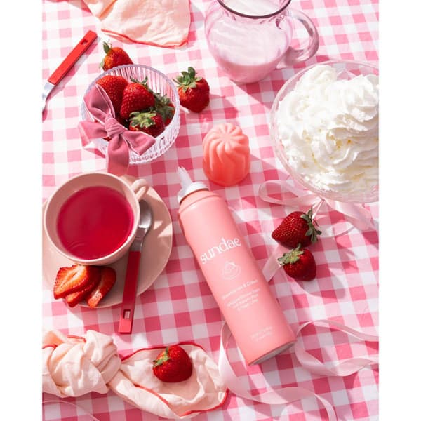 Sundae Strawberries & Cream Whipped Shower Foam