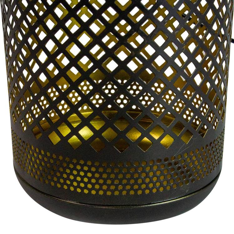 Northlight Seasonal 7in. Diamond-Cut LED Solar Lantern