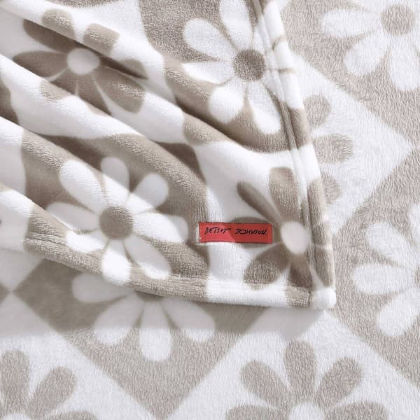 Betsey Johnson Daisy Check Blanket