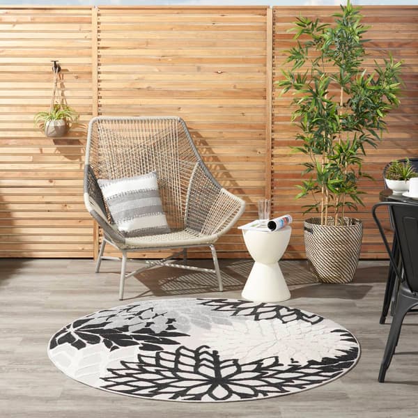 Nourison Aloha Monochrome Tropical Indoor/Outdoor Round Rug