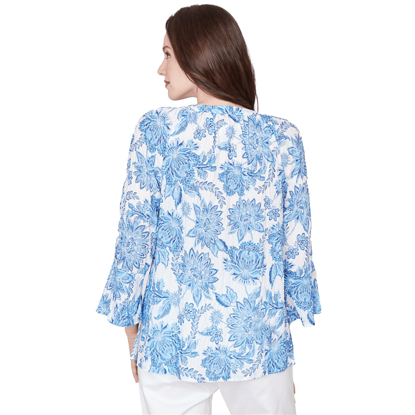 Womens Hearts of Palm Embraceable Blue Floral Crinkle Blouse
