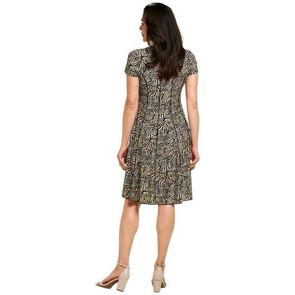 Plus Size Sami & Jo Short Sleeve Swirl Jacquard A-Line Dress