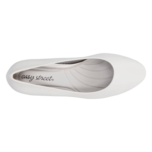 Womens Easy Street Ballari Round Toe Pumps