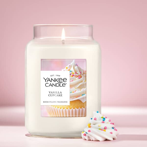 Yankee Candle&#40;R&#41; 22oz. Vanilla Cupcake Jar Candle