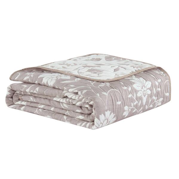 Cedar Court Soft Matelasse Jacquard Reversible Quilt Set
