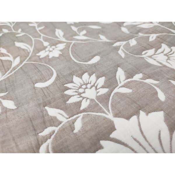 Cedar Court Soft Matelasse Jacquard Reversible Quilt Set