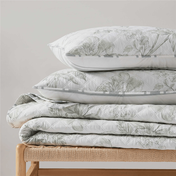 Martha Stewart Vine Flora Quilt Set