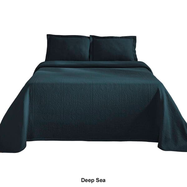Superior Jacquard Matelass&#233; Cotton Medallion Bedspread Set
