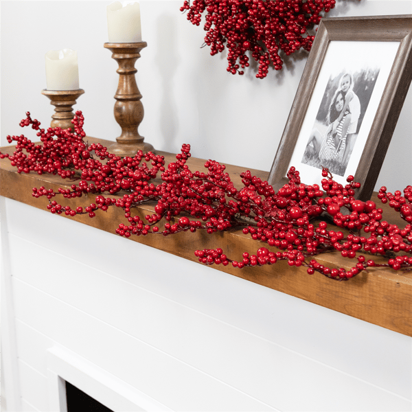 Northlight 45in. Red Artificial Berries Christmas Garland