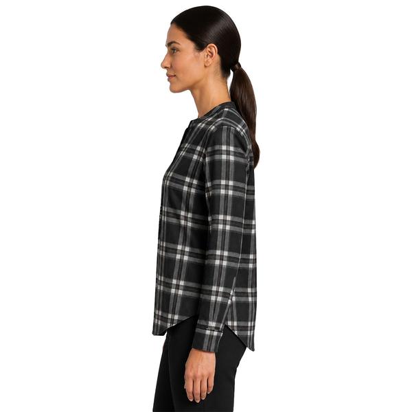 Womens Zac & Rachel Long Sleeve Black Plaid 1/2 Button Blouse