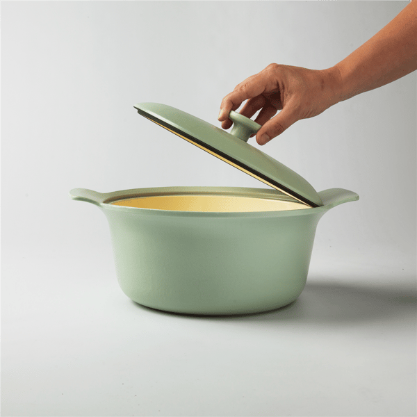 BergHOFF Ron Cast Iron 10in. 4.4qt. Dutch Oven with Lid
