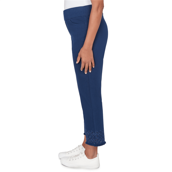 Petite Alfred Dunner Mykonos Embroidered Hem Pull-On Pants