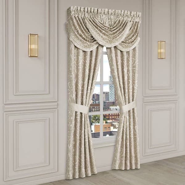J. Queen New York Lazlo Bedding Collection