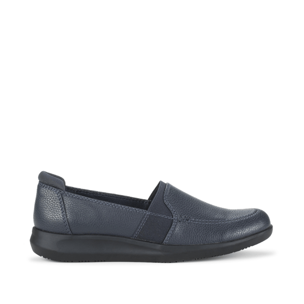 BareTraps® Jilian Loafers