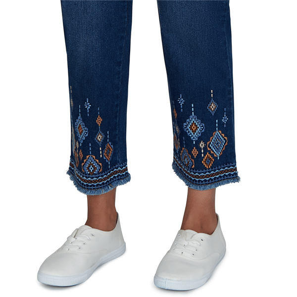 Petite Alfred Dunner Tuscany Pull On Aztec Embroidered Jeans