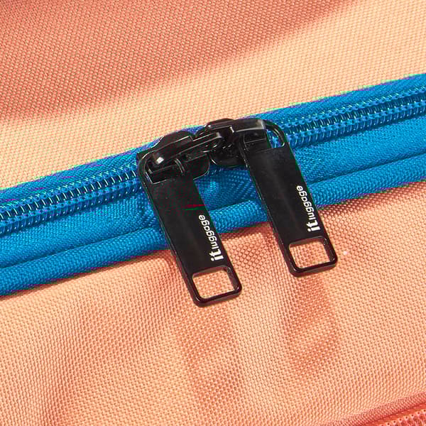 IT Luggage Duo-Tone 24in. Spinner